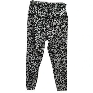 Sage Collective Womens Medium Leggings Animal Print High Waist Black/White 23”